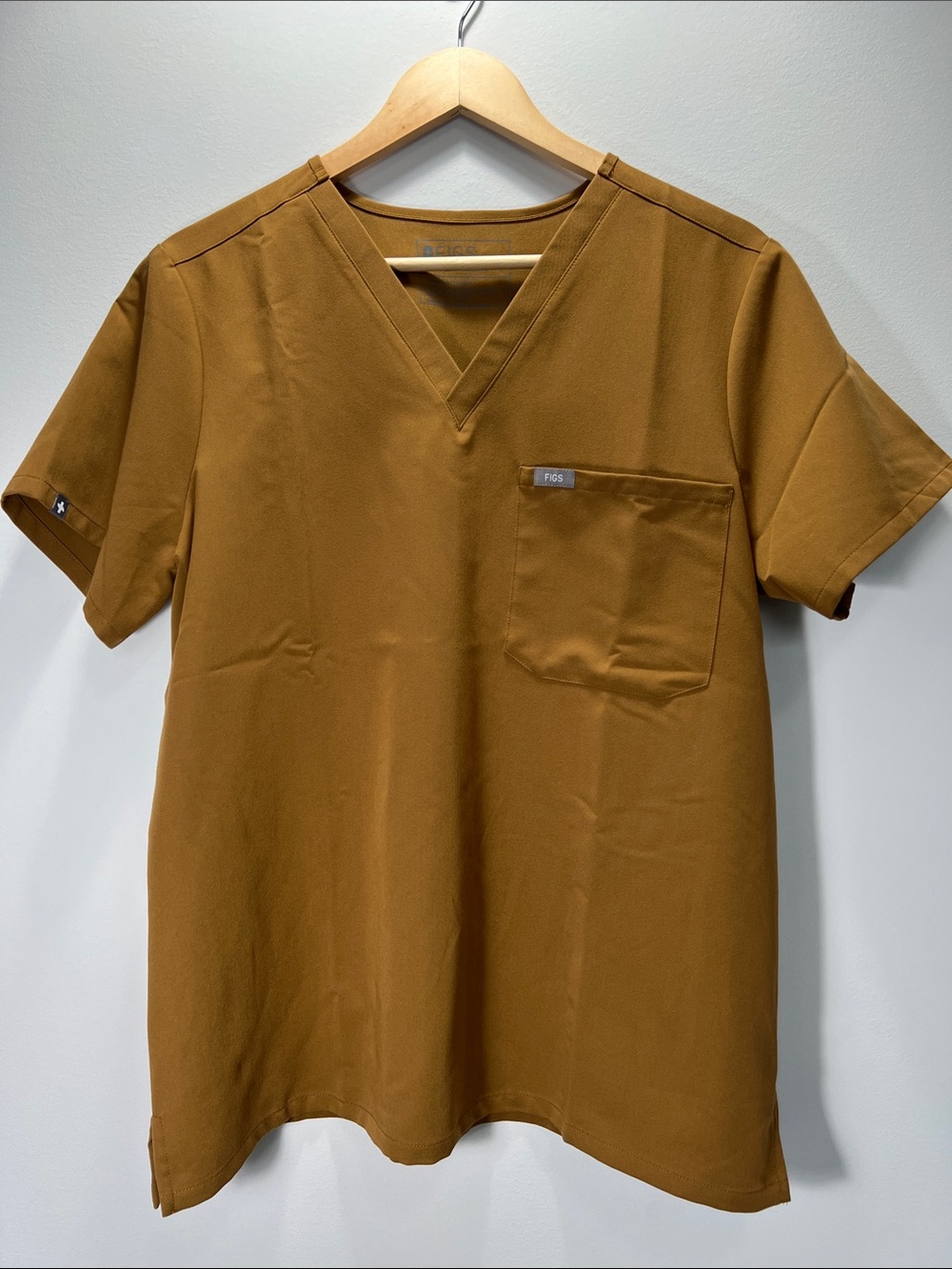 Figs Earth Women’s Catarina One-Pocket Scrub Top - Large